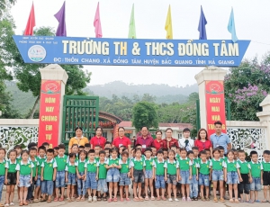 Trường Mầm non Đồng Tâm tổ chức cho trẻ tham quan trường Tiểu học